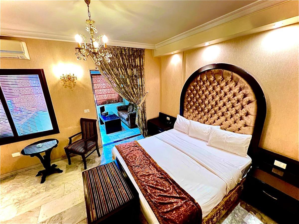 ควีน สวีท โฮเต็ล Hotel เบรุต ภายนอก รูปภาพ