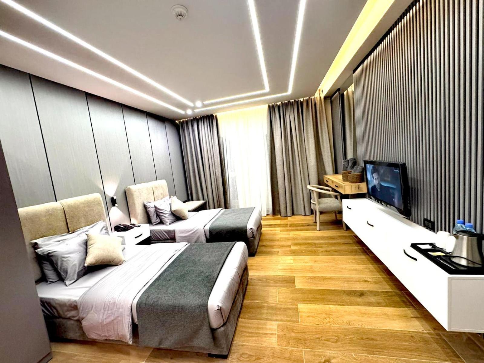 ควีน สวีท โฮเต็ล Hotel เบรุต ภายนอก รูปภาพ
