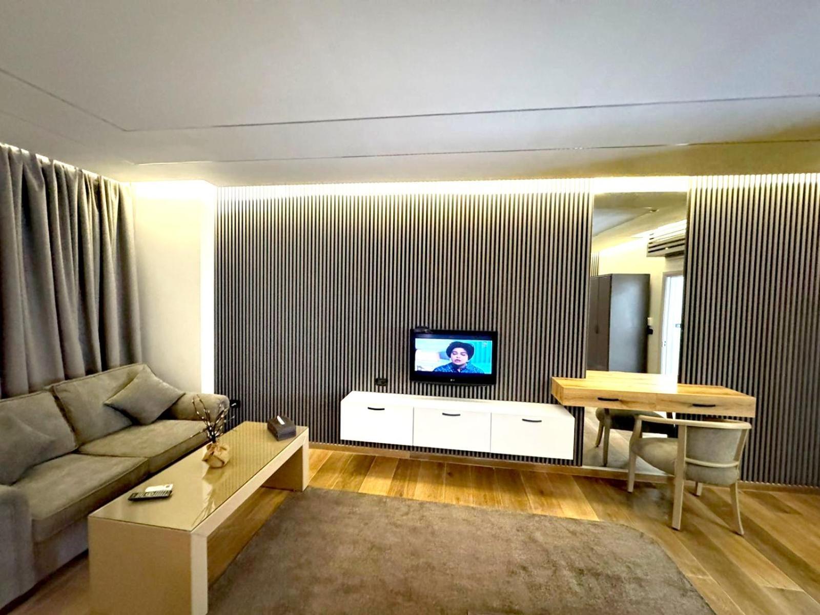 ควีน สวีท โฮเต็ล Hotel เบรุต ภายนอก รูปภาพ