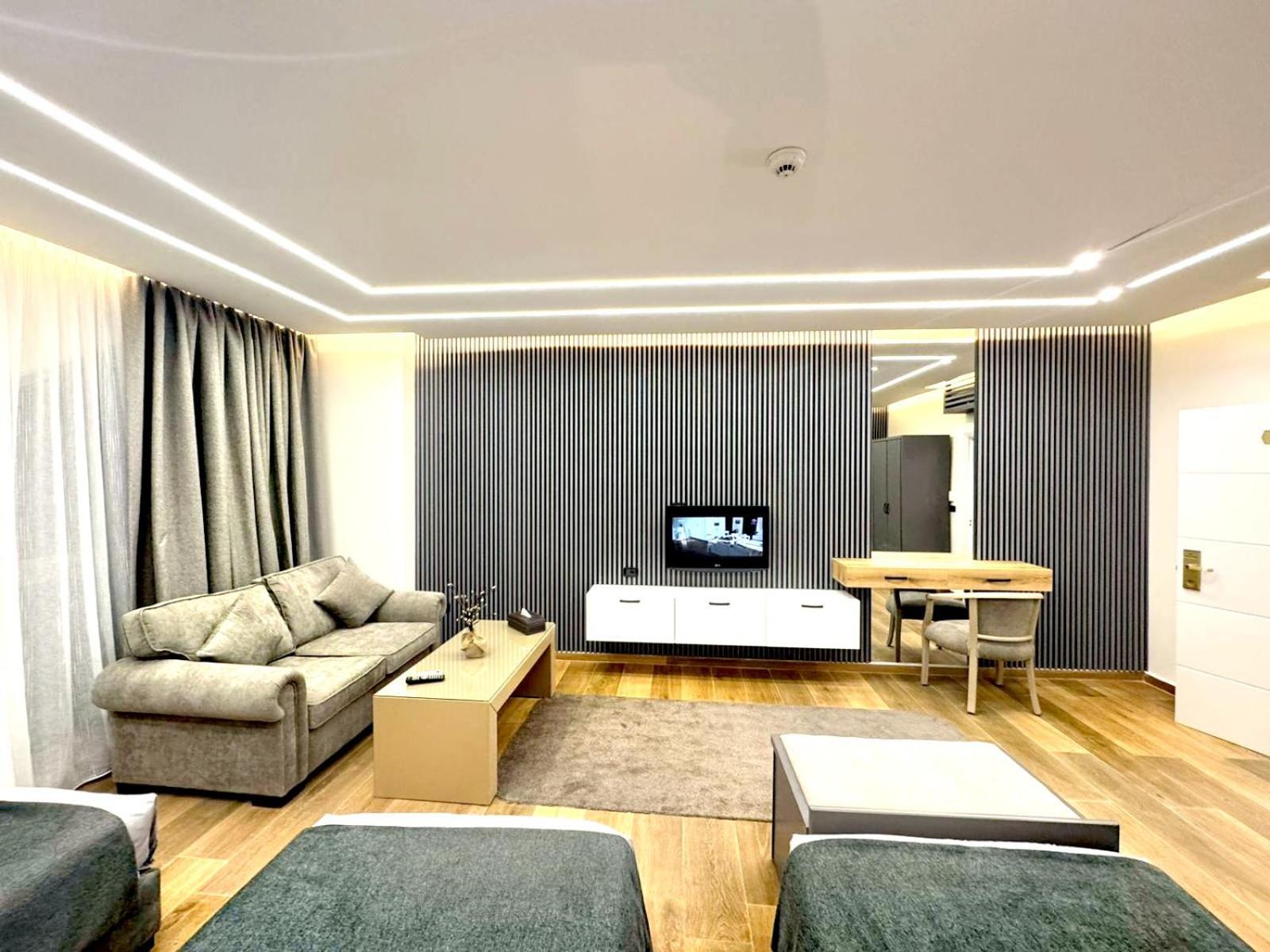 ควีน สวีท โฮเต็ล Hotel เบรุต ภายนอก รูปภาพ