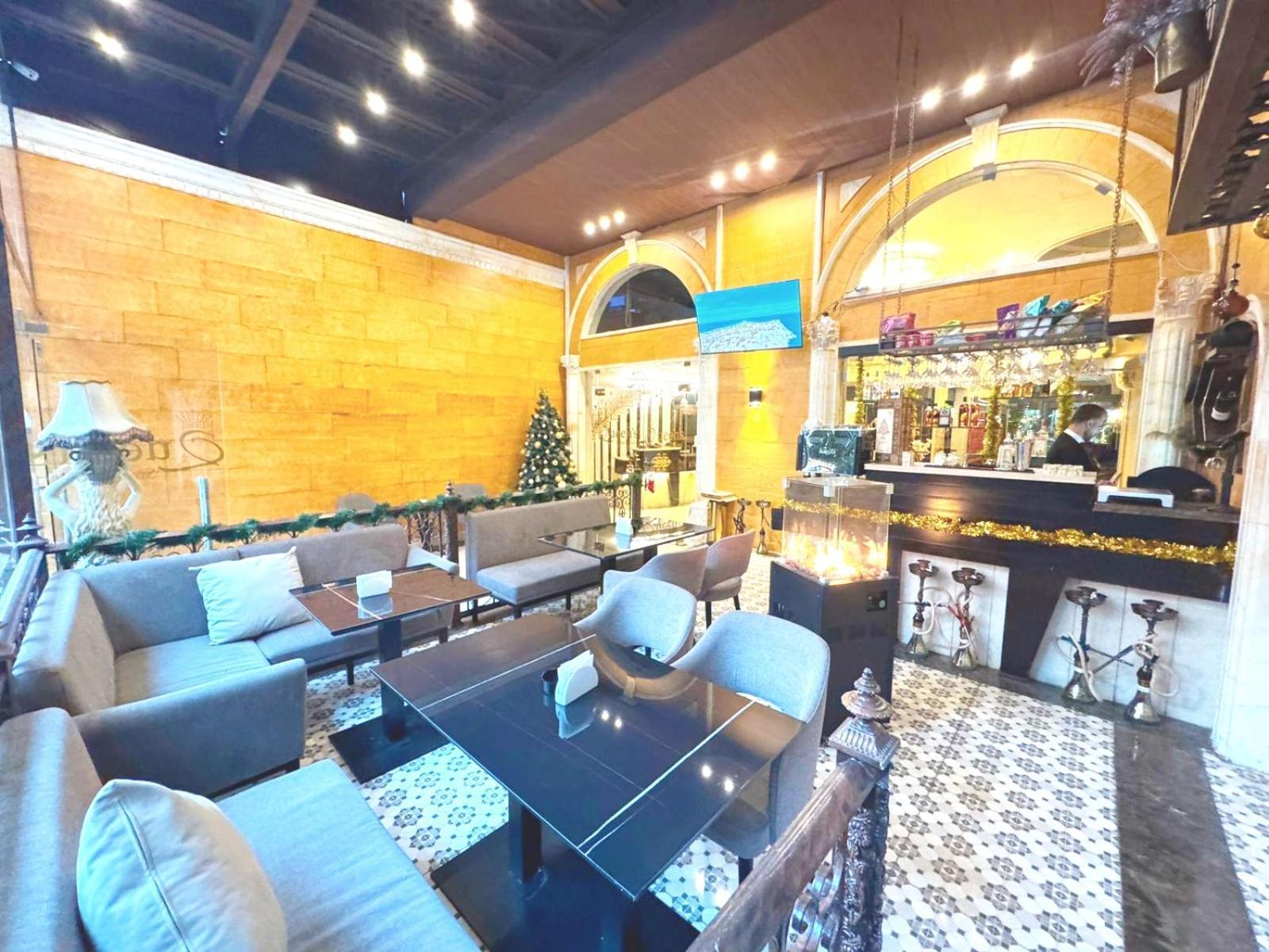 ควีน สวีท โฮเต็ล Hotel เบรุต ภายนอก รูปภาพ