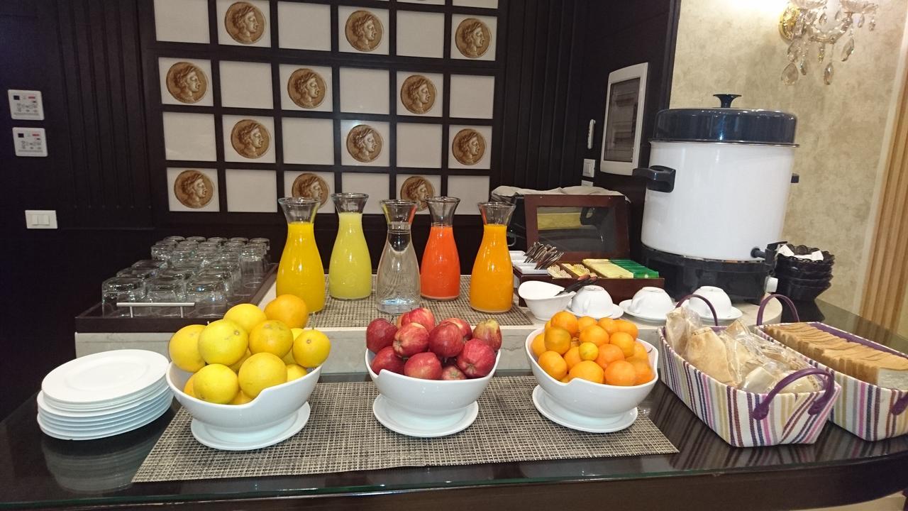 ควีน สวีท โฮเต็ล Hotel เบรุต ภายนอก รูปภาพ